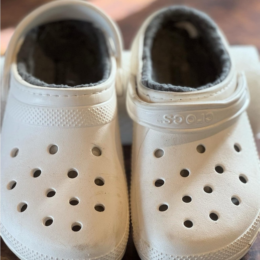 CROCS White Water Shoes with Ventilation and Heel Strap